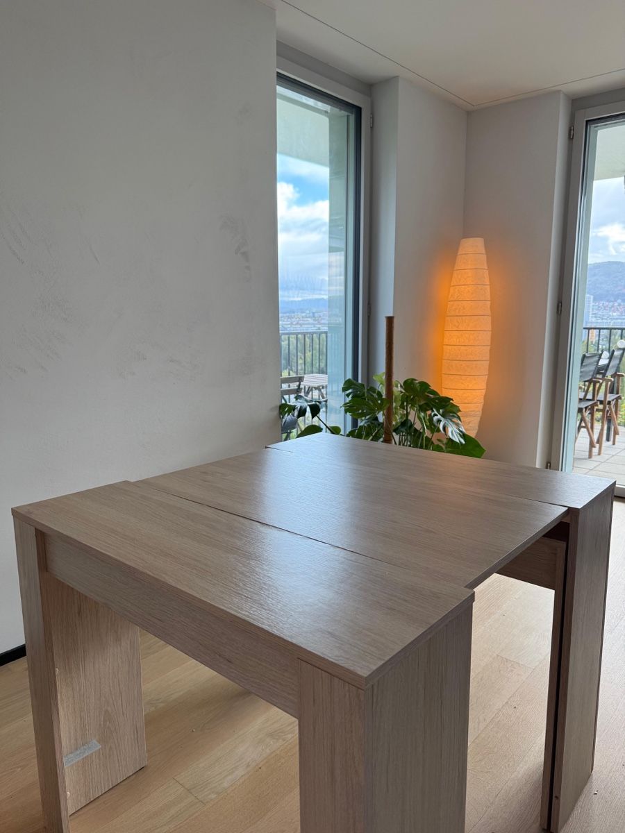 Tavoli: Extendable Dining Table - Perfect for Gatherings! – Usato da Zürich venduto da mar_66tv 2