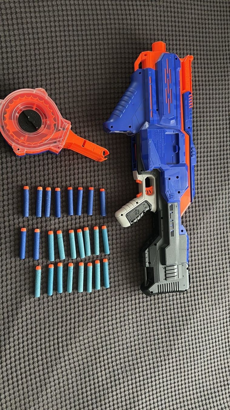 Nerf Giocattoli: Nerf mit motorisiertem Nachladung – Usato da Kloten venduto da smo_xv5q