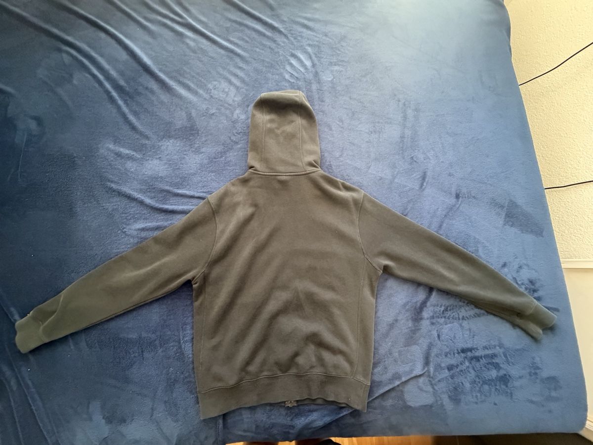 Nike Jacken: Nike Kapuzenpullover grau Grösse S guter Zustand!!! – Gebraucht aus Ibach von Kindheit_SZ 2
