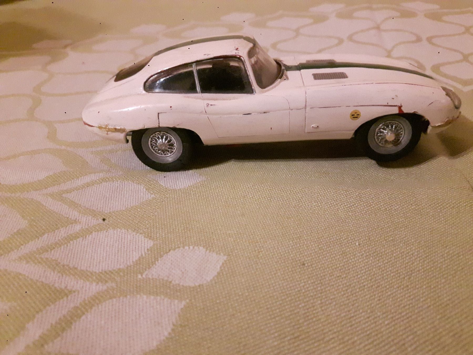 Piste: SLOTCAR JAGUAR E-TYPE – Usato da Mamishaus venduto da gasgas4000