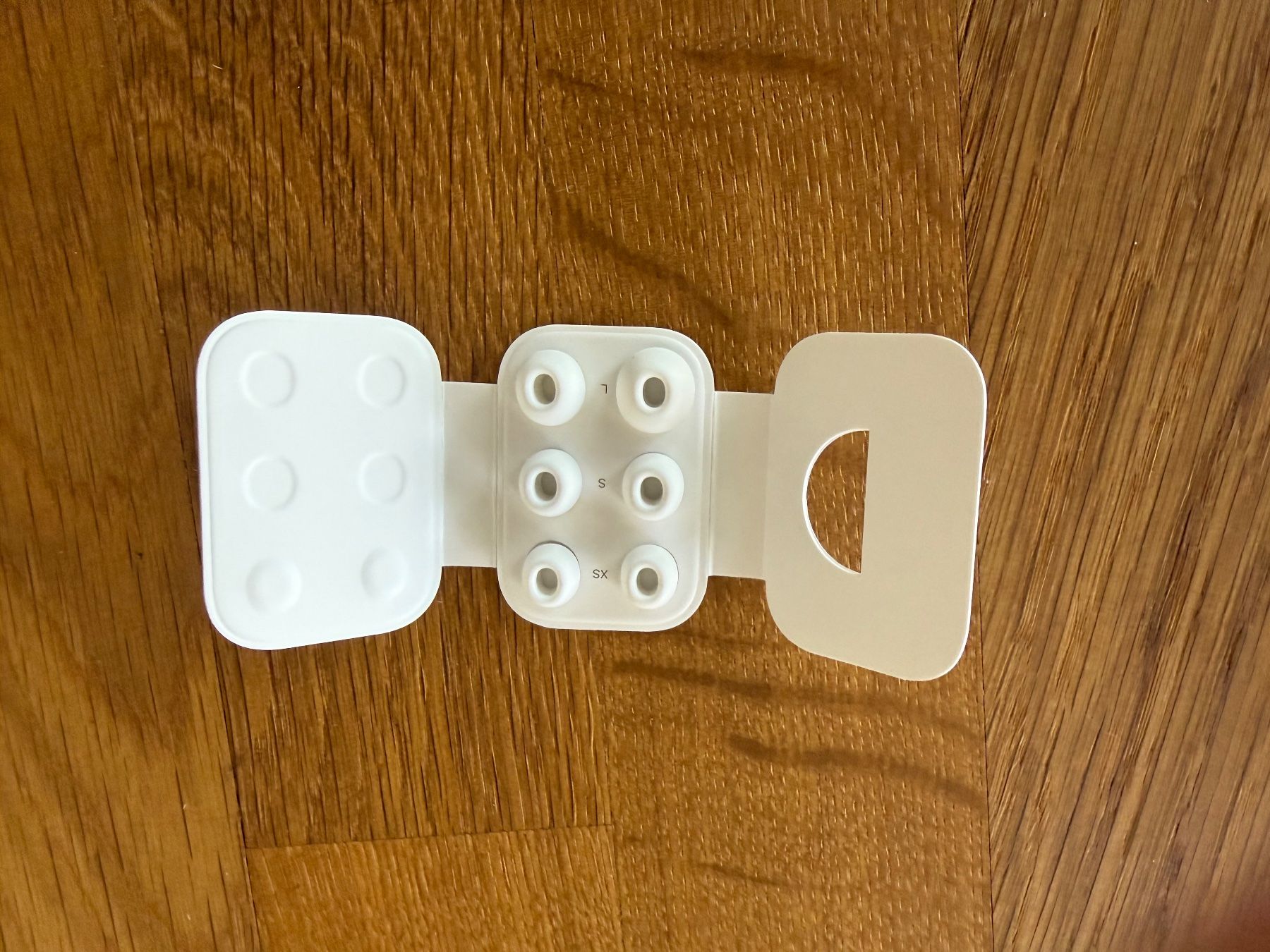 Apple Cuffie: Apple Airpods Pro 2. Gen – Usato da Zug venduto da inb_tcf7 5