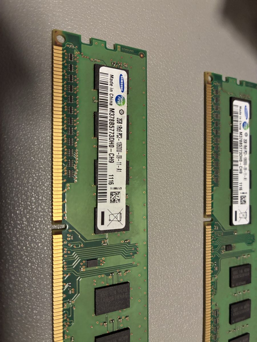 Samsung Memoria / RAM: Samsung 2x 2GB PC3 RAM 10600U – Usato da Aesch LU venduto da md_renator 1