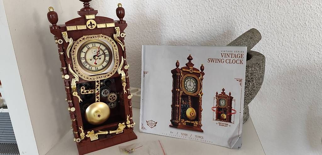 Giocattoli: Vintage Swing Clock – Usato da Gersau venduto da irenja