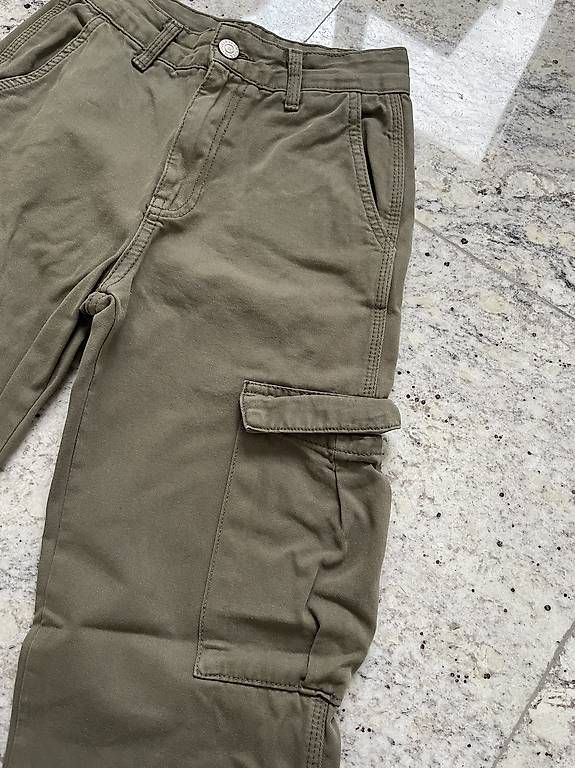 Hosen: 3 paia di pantaloni cargo – Gebraucht aus Ascona von eli_nq6c 2