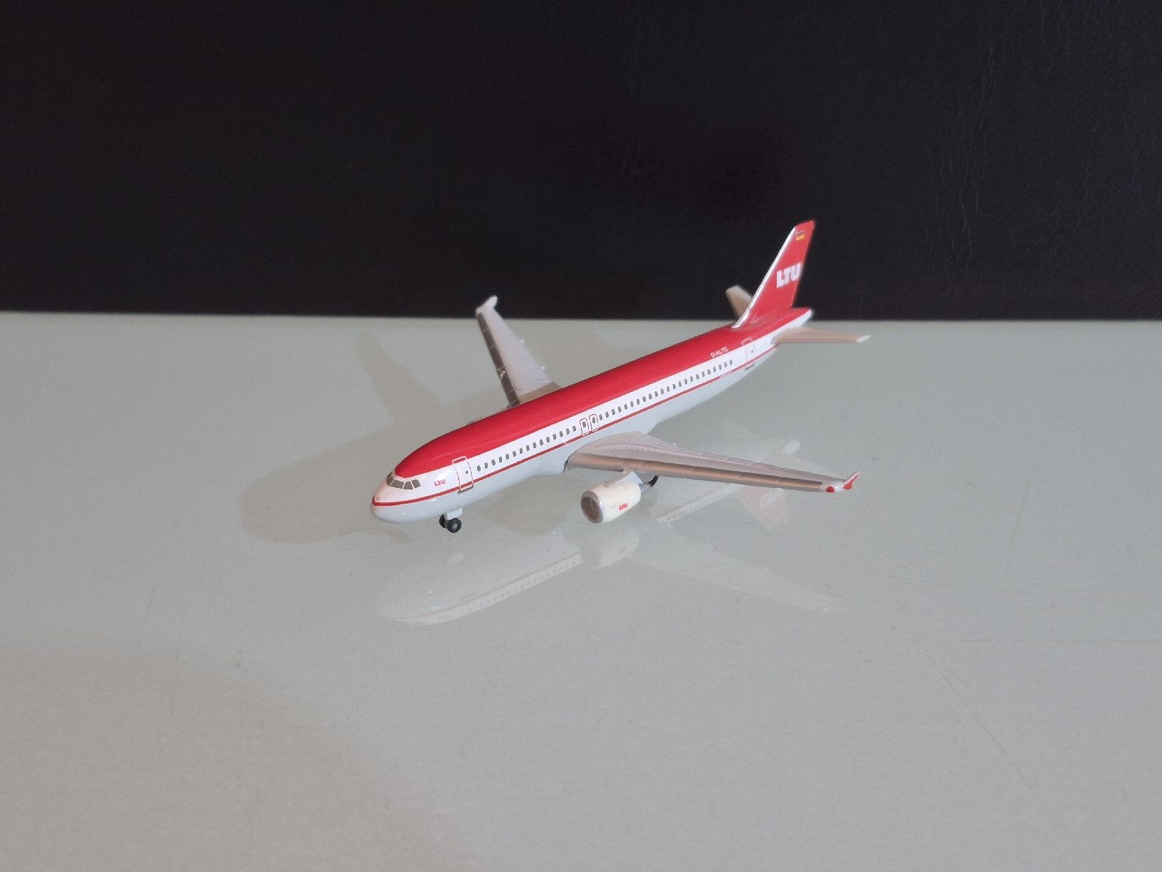 Herpa Modellbausätze & Standmodelle: Herpa LTU 1:500 – Gebraucht aus Uetendorf von myhome12