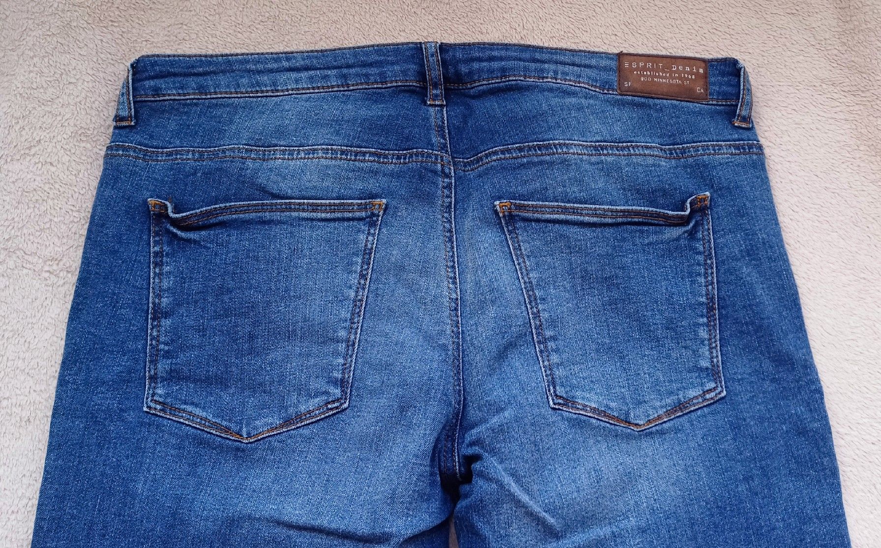 Esprit Jeans: Esprit Jeans Damen Gr. W33 Blau, Capri – Nuovo (secondo la descrizione) da Volketswil venduto da Anzaru 2