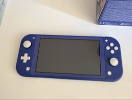 Nintendo Switch Lite + Animal Crossing & Mariokart 8 Deluxe 