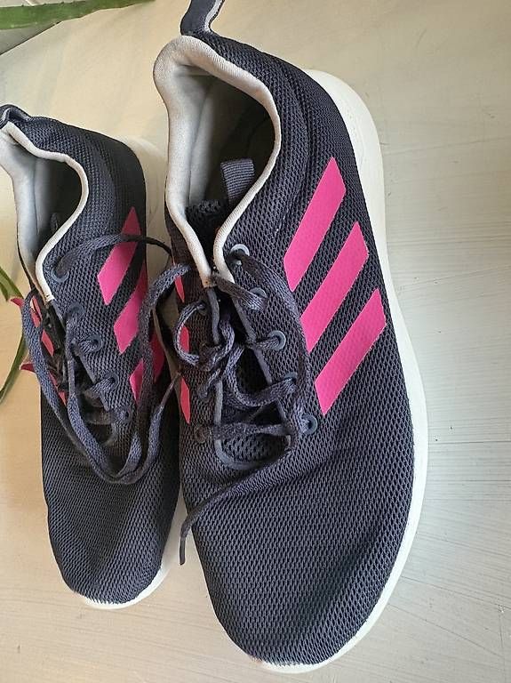 Scarpe da uomo: Adidas Hallenturnschuhe Grösse 40 – Usato da Uttigen venduto da extreme08 1