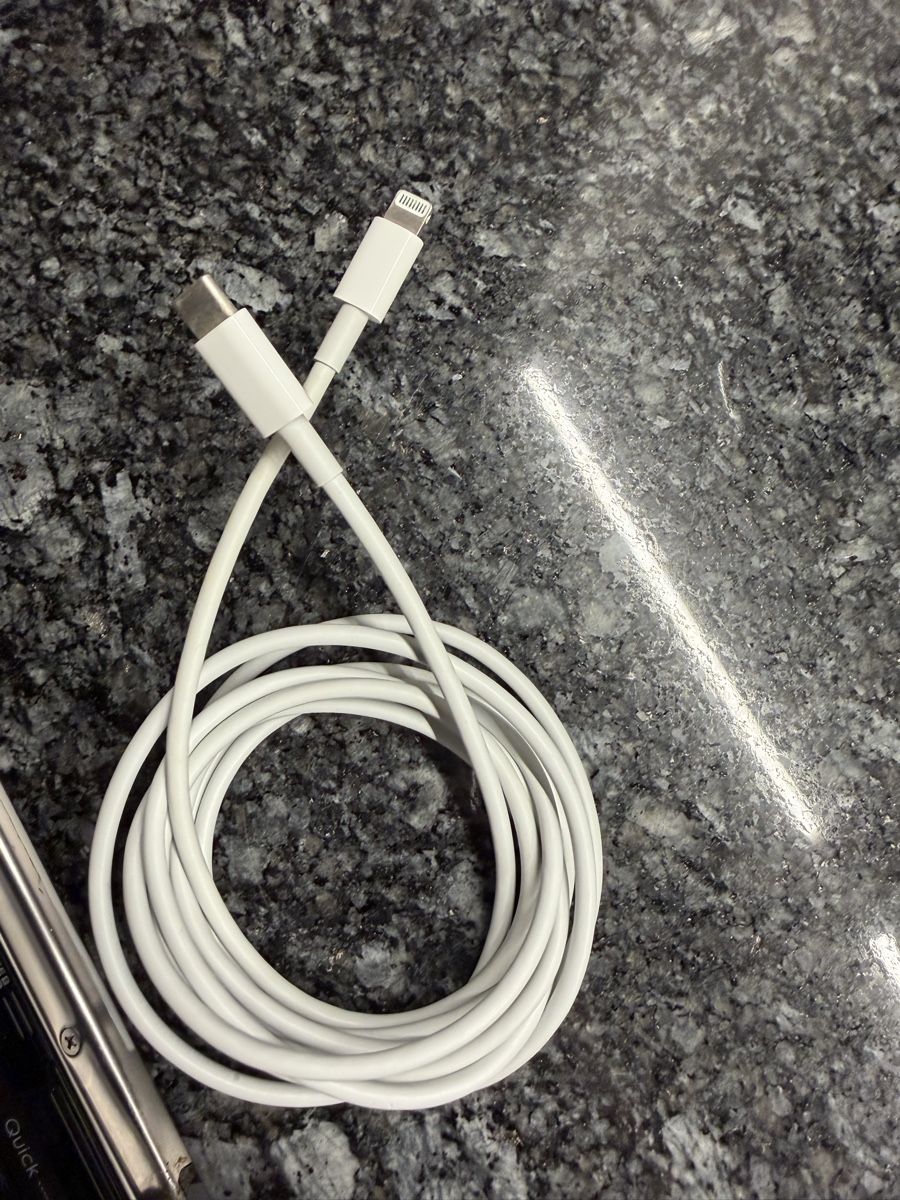 Apple Kabel: Apple USB C auf Lightning Kabel – Gebraucht aus Ostermundigen von Boss127