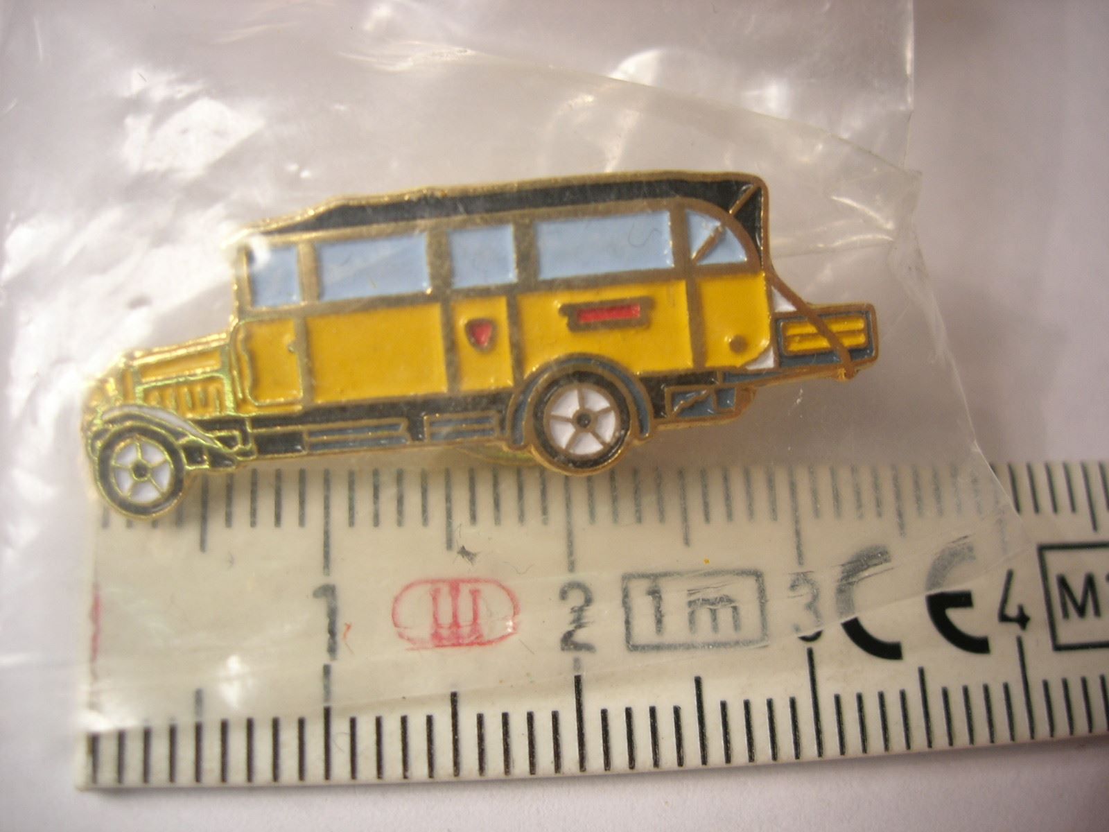 Plaketten & Abzeichen: Postauto Pin #1 – Neu und originalverpackt aus Hornussen von Corvette- 1