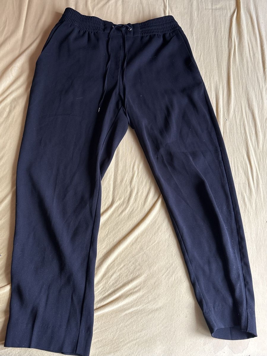 H&M Pantaloni: Pantalon noir H&M Taille 36 – Usato da La Chaux-de-Fonds venduto da lea_77ly
