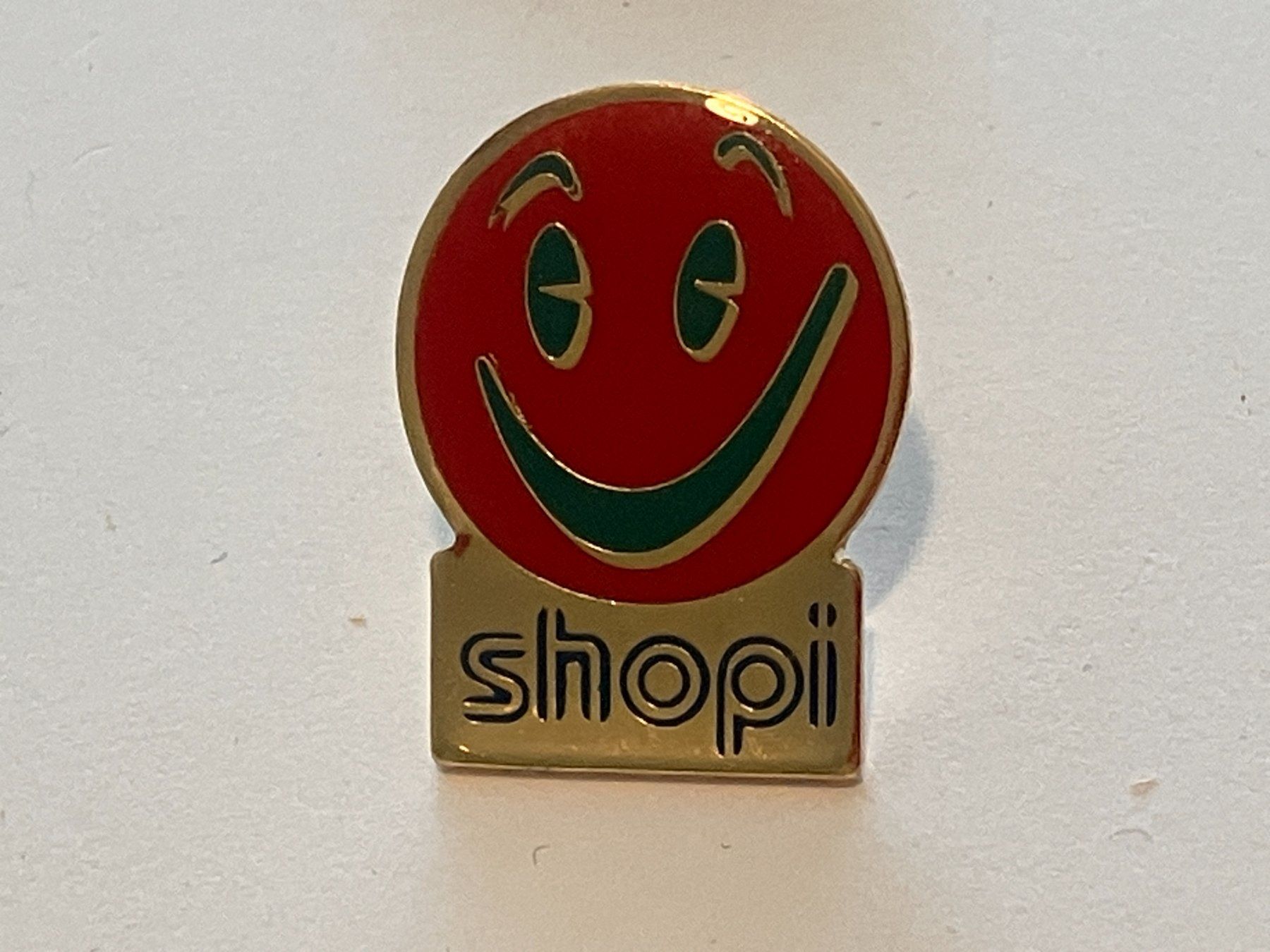 Placchette & Badge: 1 Pin Shopi – Usato da Basel venduto da djwwpp