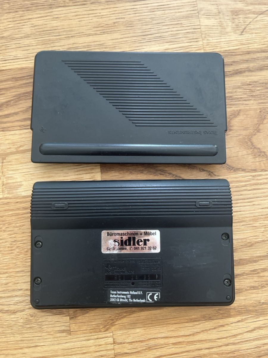 Texas Instruments Calcolatrici tascabili: Texas Instruments GALAXY 40x Taschenrechner mit Hülle – Usato da Sursee venduto da abcdxyz 1