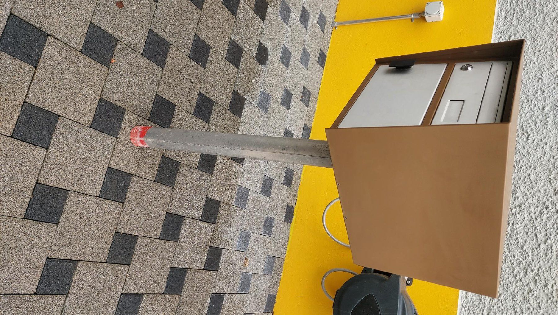 Altro per la casa: Briefkasten mit Fuss – Usato da Biberist venduto da 71stang