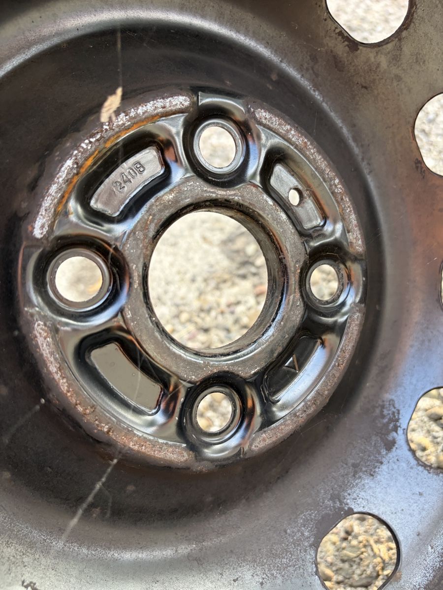 Pneus & Roues: Stahlfelgen mit 185/60R15 T  – D'occasion à Wettingen par Nici1932 3