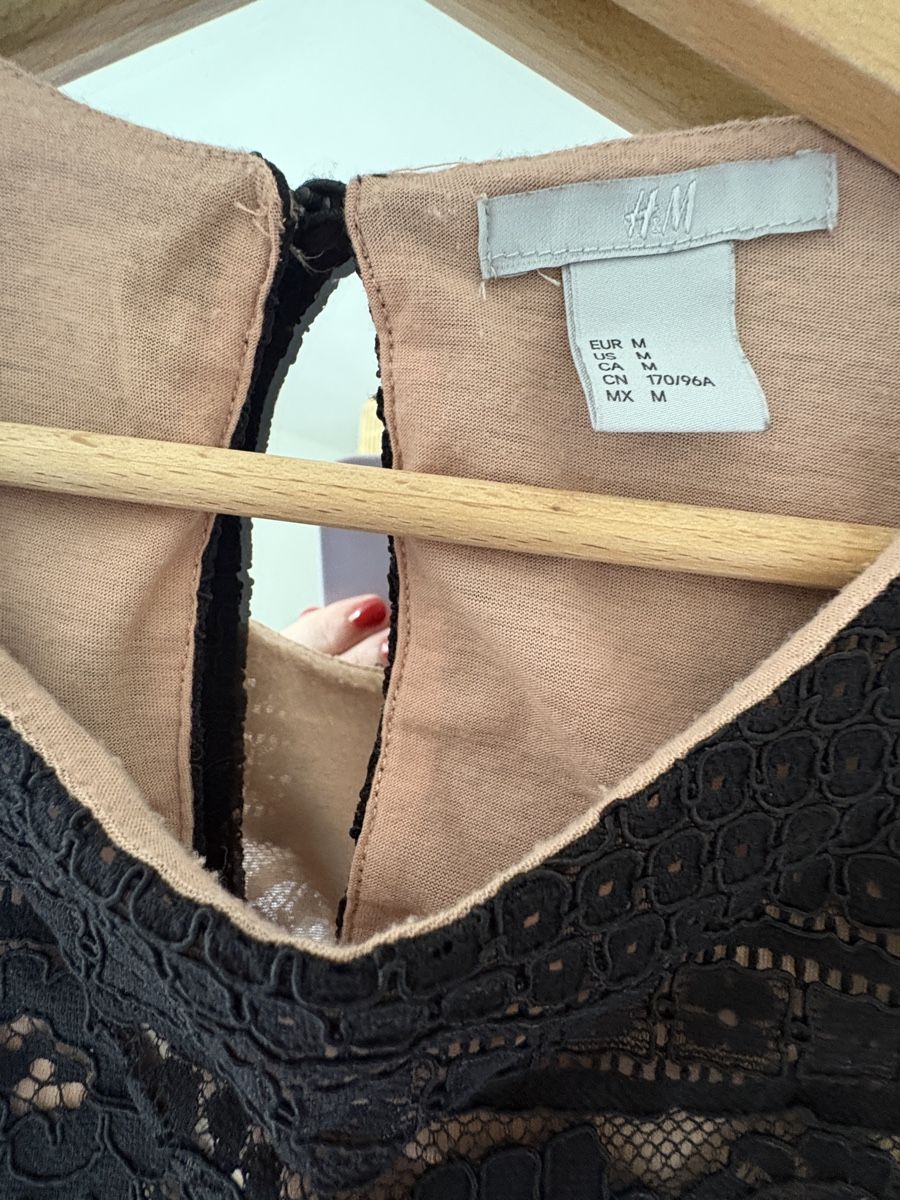 H&M Tops: Damen Top H&M Spitze schwarz  – Gebraucht aus Bern von Janina.Leandra 1