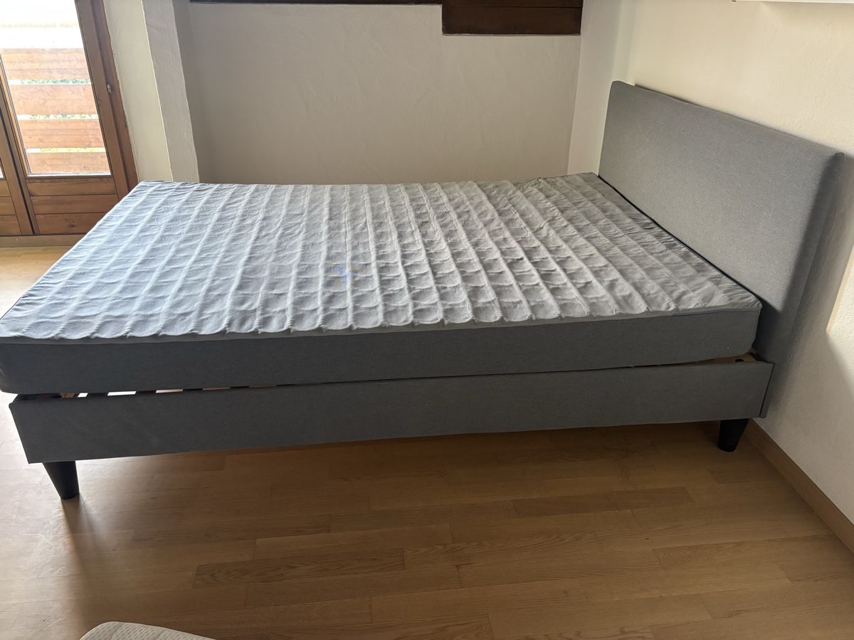 Letti: IKEA Boxspringbett mit Matratze und Topper – Usato da Hombrechtikon venduto da Lexcom