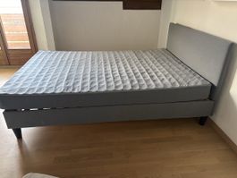 IKEA Boxspringbett mit Matratze und Topper