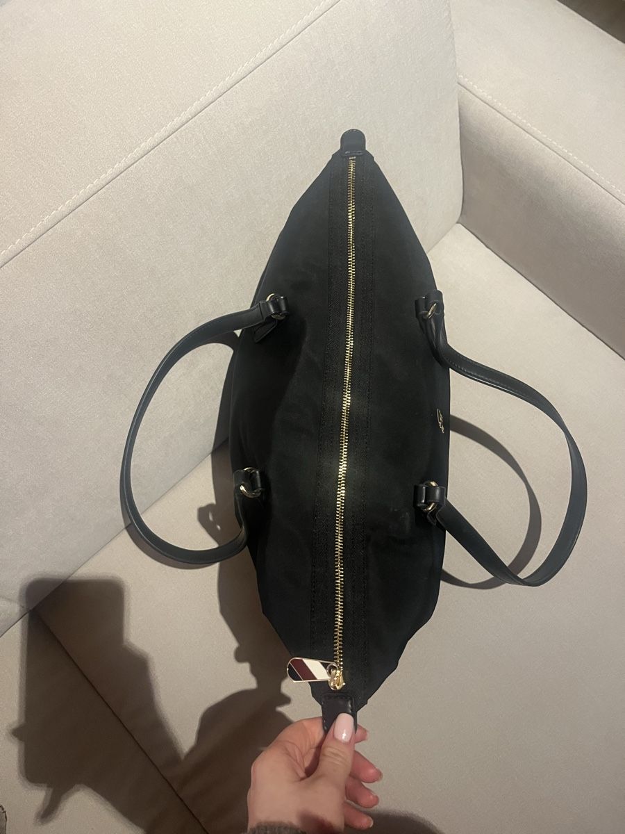 Tommy Hilfiger Borse: Tommy Hilfiger Popette Soft Tote – Nuovo (secondo la descrizione) da Zofingen venduto da chachacla 1