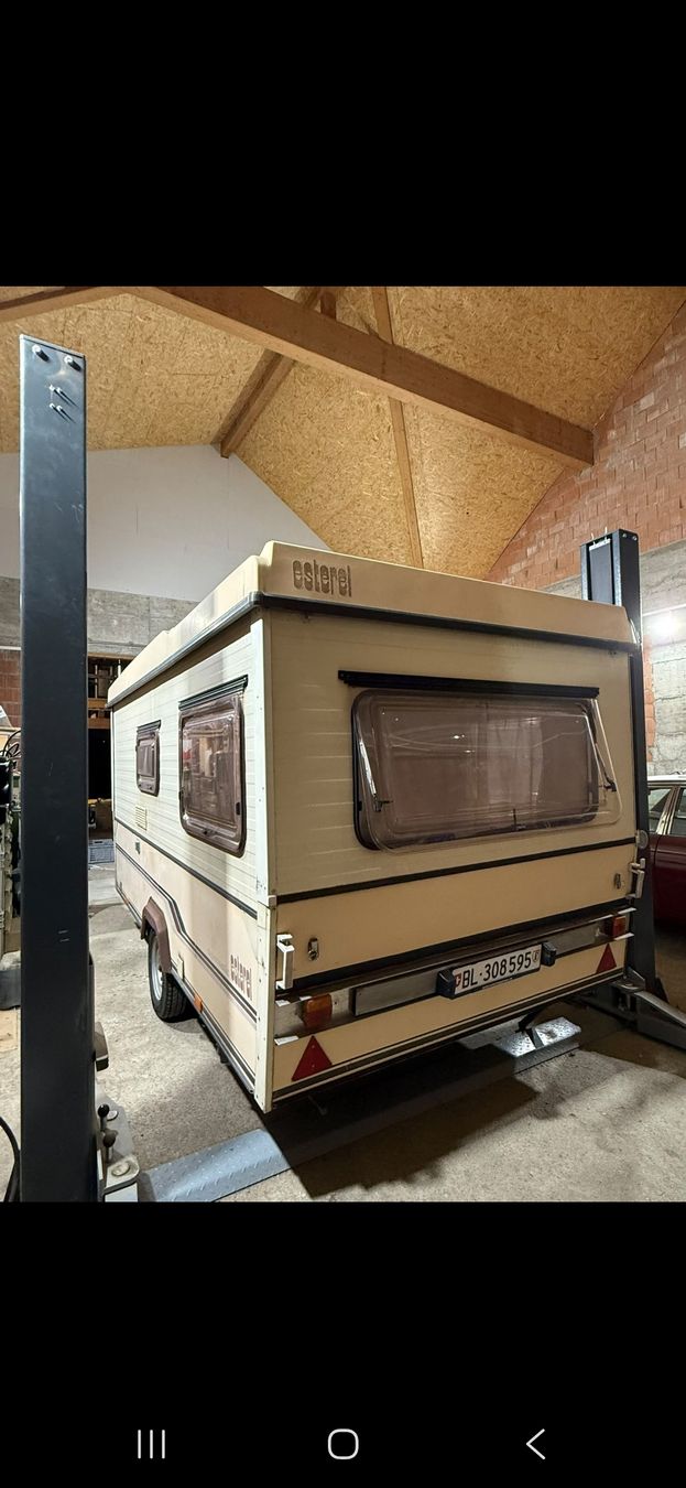 Esterel Rimorchi: Wohnwagen/Klappwohnwagen Esterel – Difettoso da Häfelfingen venduto da SchoeflihofBinz 1
