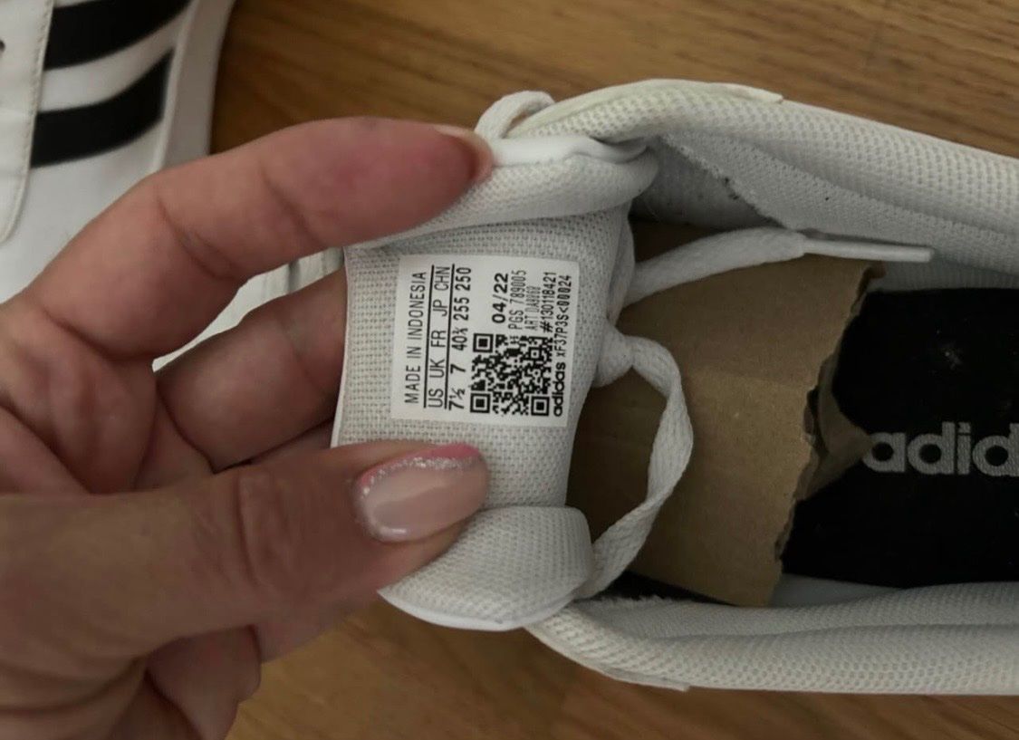 Adidas Herrenschuhe: Baskets Adidas blanches – Gebraucht aus Gland von astra18 3