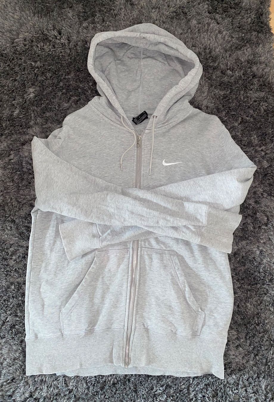 Nike Giacche: Nike Kapuzenjacke – Usato da Nürensdorf venduto da DealPilot