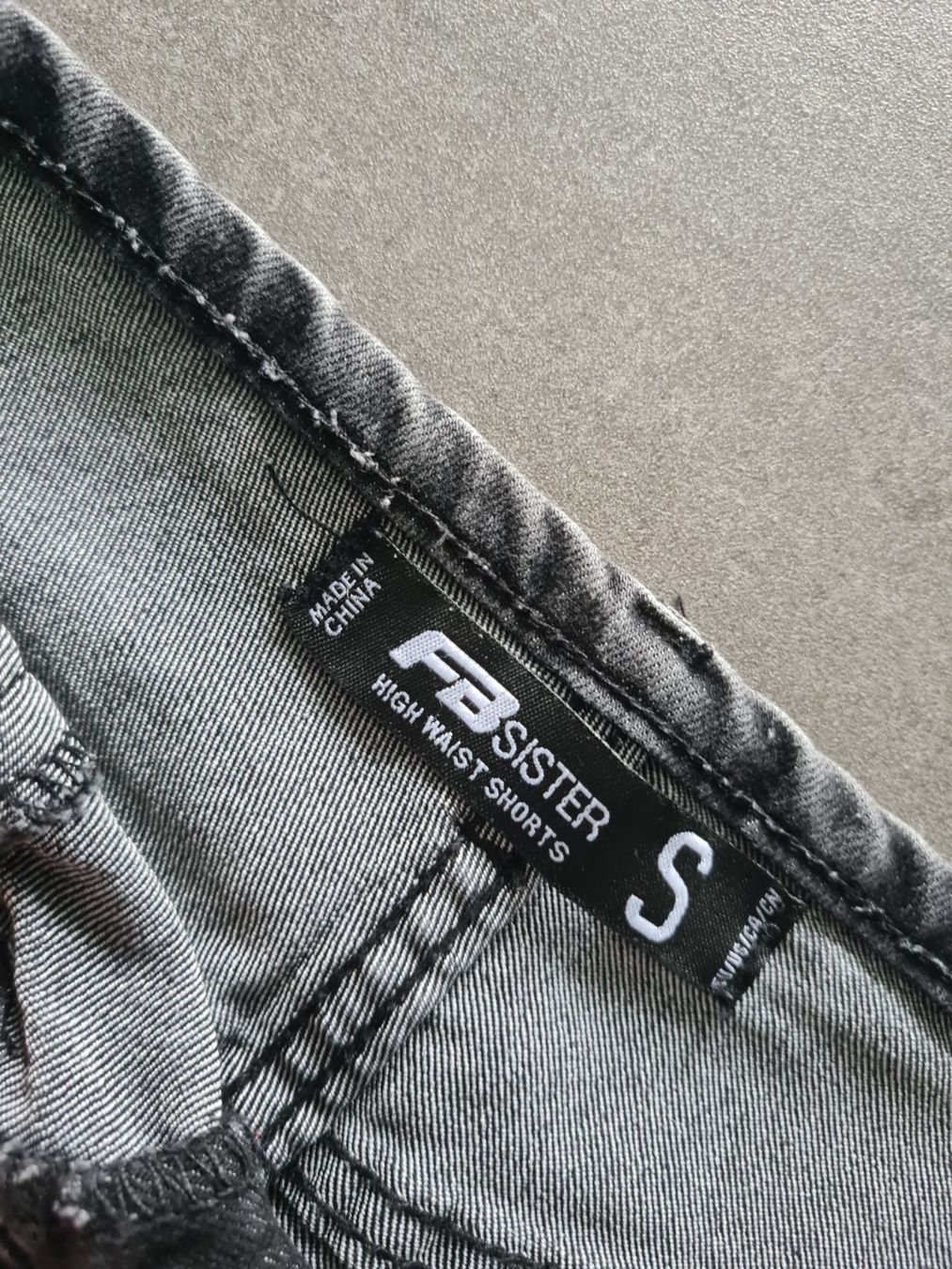 Jeans: NEW YORKER Short jeans schwarz gr.S – Gebraucht aus Mezzovico von maemy 1