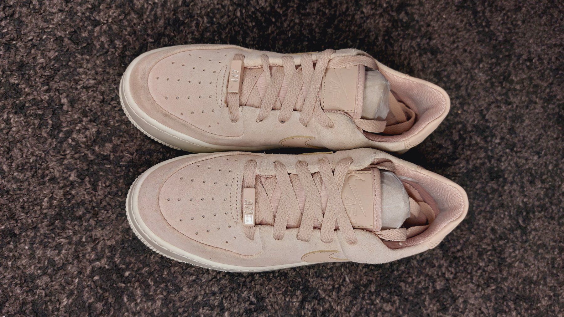 Nike Scarpe da donna: Nike Air Force schuhe gr 36.5 – Usato da Wallisellen venduto da theblacksheep 3