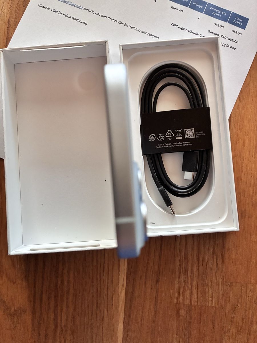 Apple Telefoni cellulari / Smartphones: iPhone 15, 256 GB,neuwertig – Nuovo (secondo la descrizione) da Steinach venduto da cgo_29jv 3