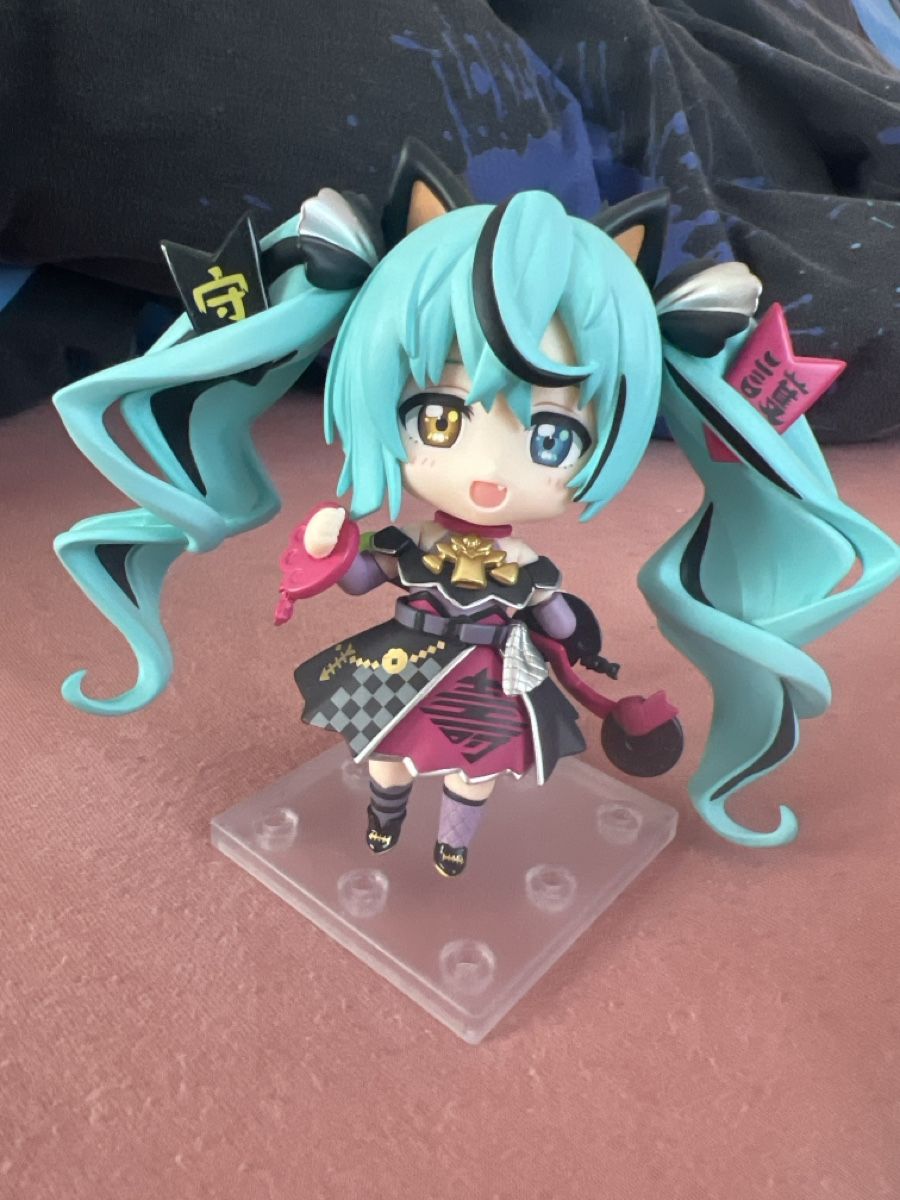 Statuette: Hatsune miku nendoroid with box – Usato da Zuchwil venduto da PonyPopArt