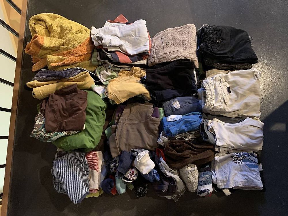 Ensembles coordonnés: Kinderkleider Gr 110-116, ca 90 Stück – D'occasion à Zürich par sar_925v
