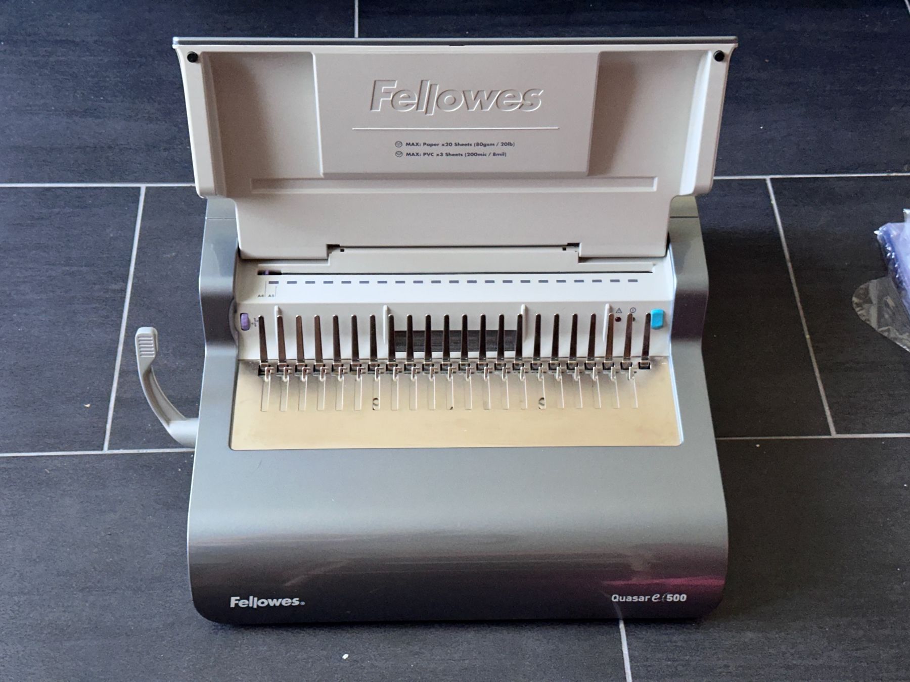 Fellowes Macchine rilegatrici: Fellowes Quasar  e-500 Bindegerät – Usato da Cham venduto da Maezeric