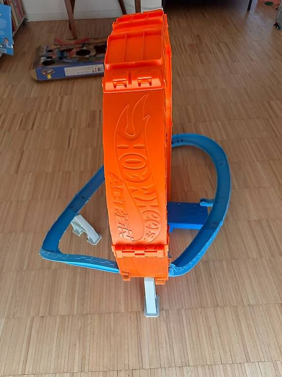 Spielzeuge: Hot Wheels Action Riesen Looping Crash Trackset – Gebraucht aus Zürich von Fonebone1 2