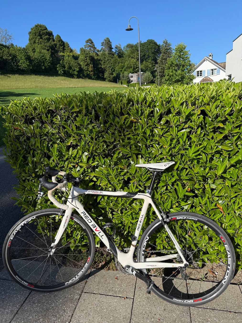 Velos: Carbon Rennvelo - 57cm - SRAM Force Komponenten – Gebraucht aus Meilen von int_66qv