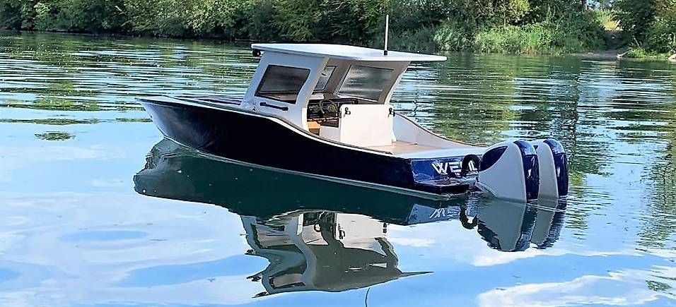 Modellismo RC: Einzigartiges Center-Console RC Boot mit Twin Aussenborder – Usato da Oetwil an der Limmat venduto da Dudel