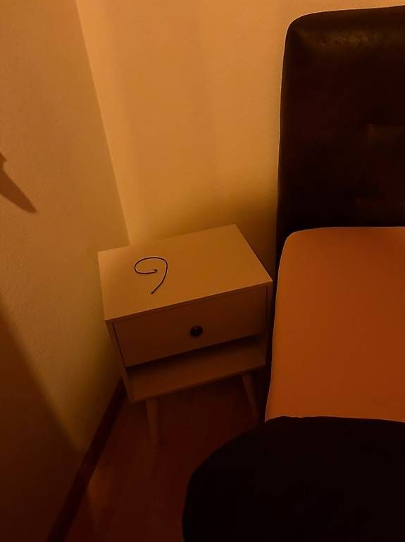 Betten: Bett mit nachttische – Gebraucht aus Möhlin von shq_9yb5