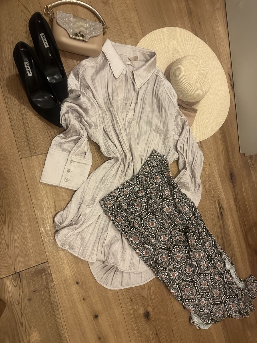 Lotti di vestiti: Bluse – Usato da Rudolfstetten venduto da Laramalna