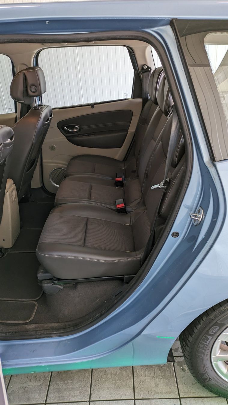 Renault Autos: Renault Gr.Scénic Privilege 2010 – Gebraucht aus St.Gallen von  7