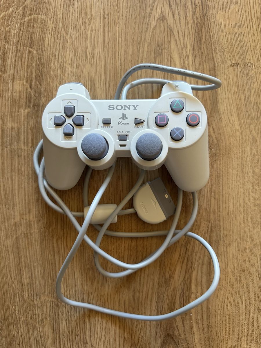 Sony Controller: Psone Controller wie Neu – Usato da Messen venduto da mbrnx99