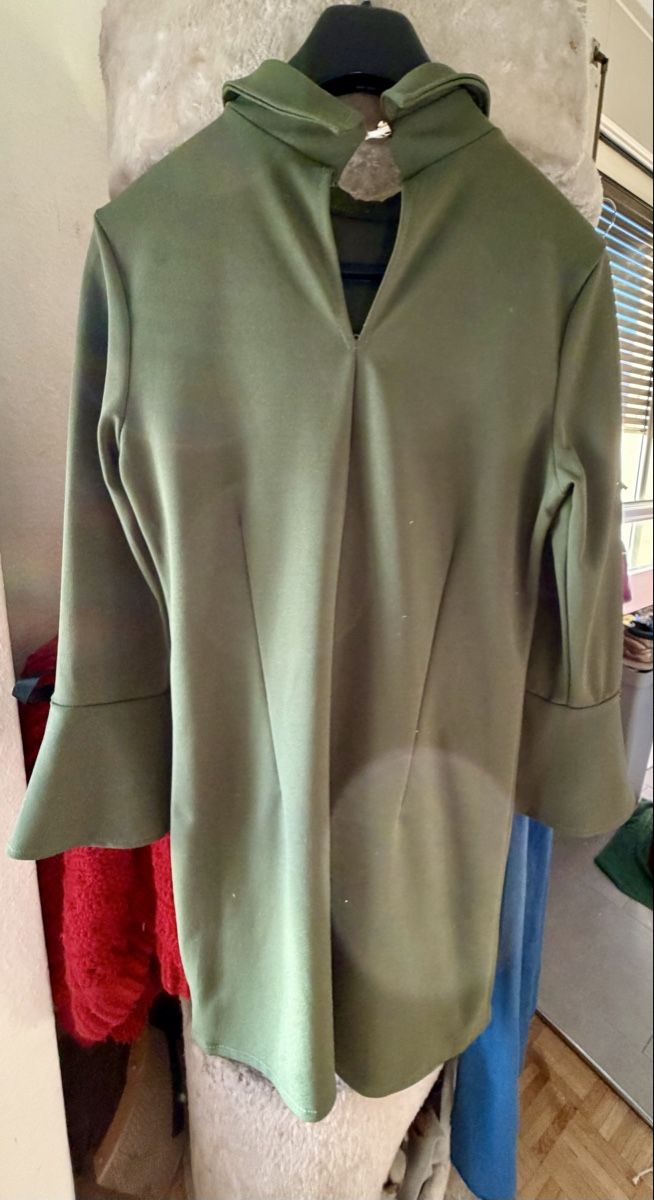 Vestiti: Robe verte avec nœud noir taille S – Nuovo (secondo la descrizione) da Carouge GE venduto da orc_88rq 5