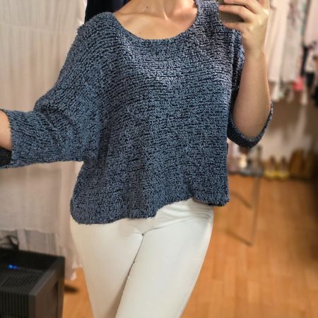 Blauer Crop-Pullover im Oversize-Stil – Made in Switzerland