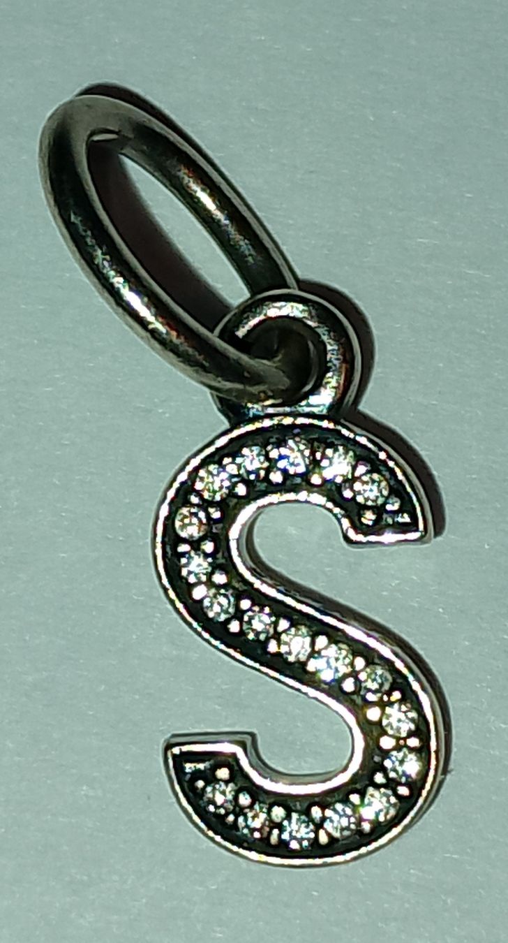 Pandora Ciondoli: Pandora Charm Buchstabe " S " – Usato da Therwil venduto da col_m6rx