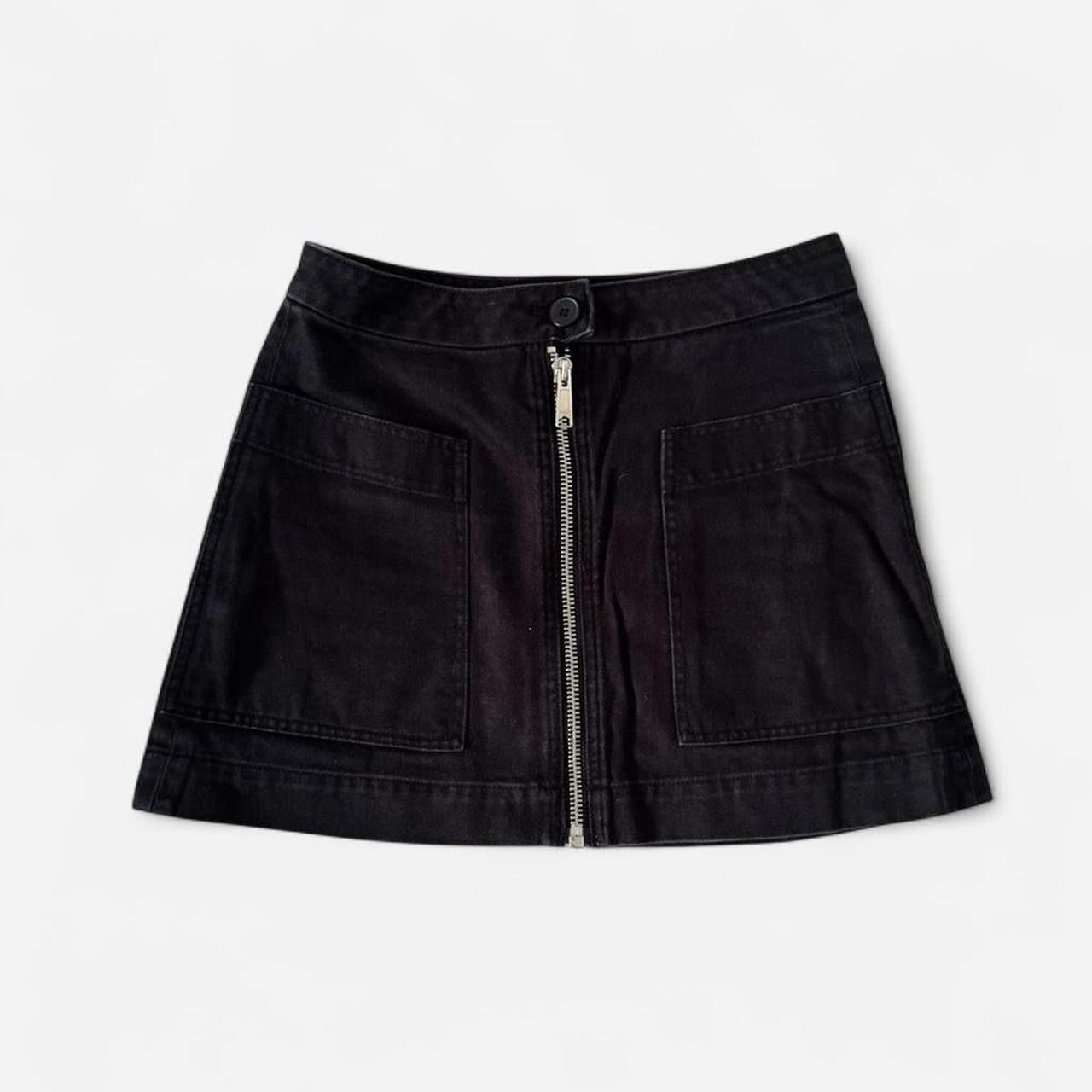 Weekday Gonne: WEEKDAY patty mini skirt – Usato da Zürich venduto da h_studio_edit