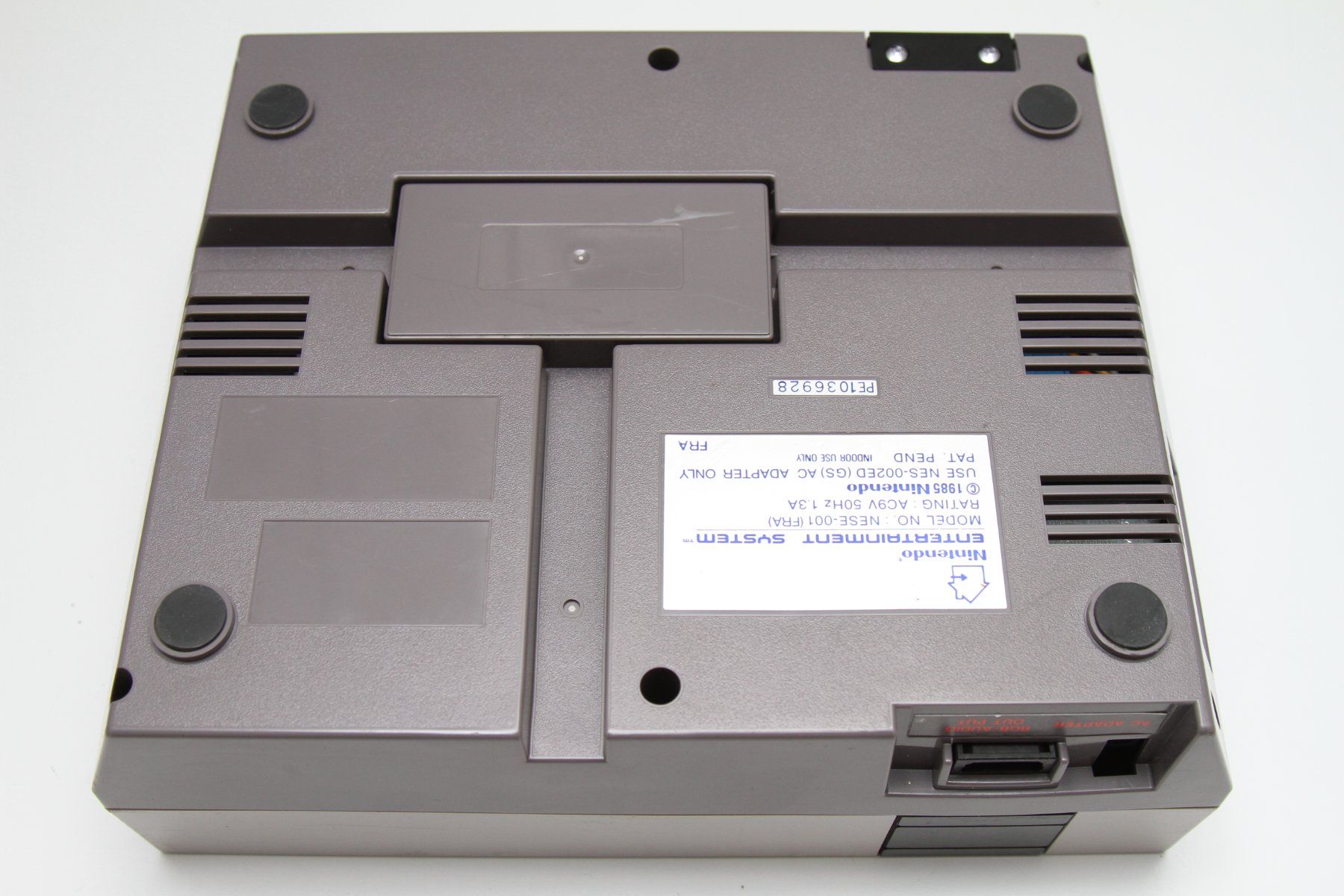 Nintendo Consoles: Nintendo NES mit Spielen – D'occasion à Basel par camelot99 2