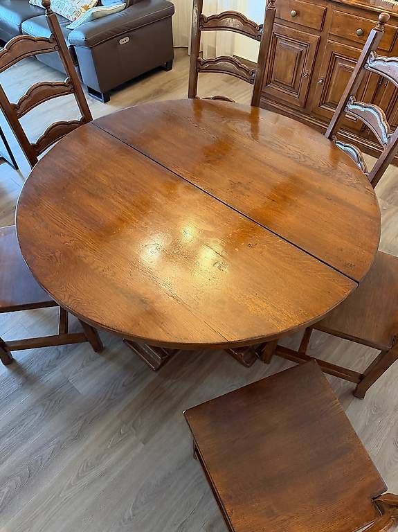Set de table et chaises: Ensemble table et chaises en chêne massif – D'occasion à Fully par rod_k5jy 2