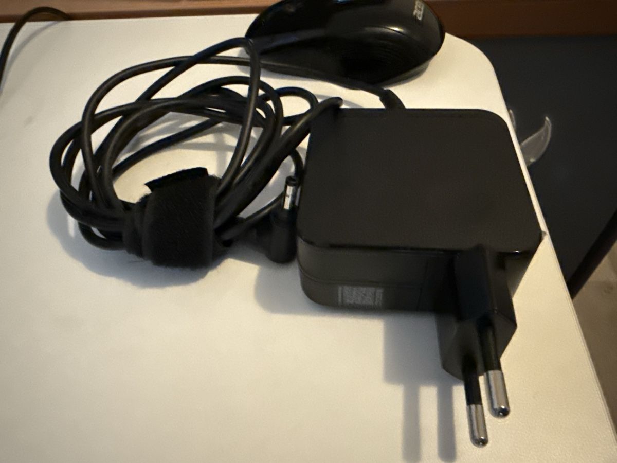 Lenovo Portables: Lenovo IdeaPad 330 Laptop (mit Linux Mint) – D'occasion à Schwarzsee par inish 3