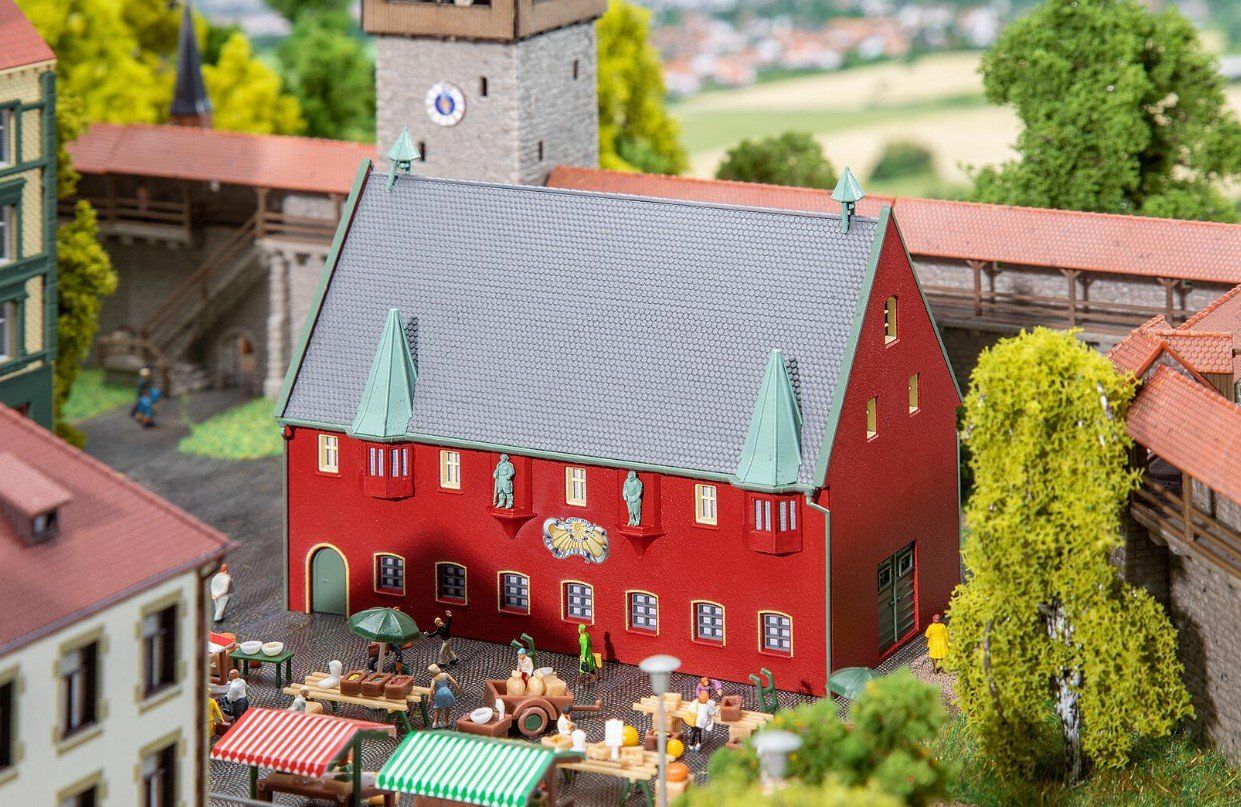 Faller Modellini di ferrovie: Faller 232397 N Historisches Kaufhaus – Nuovo e nell'imballaggio originale da Neukirch a.d. Thur venduto da Modellbauartikel 2