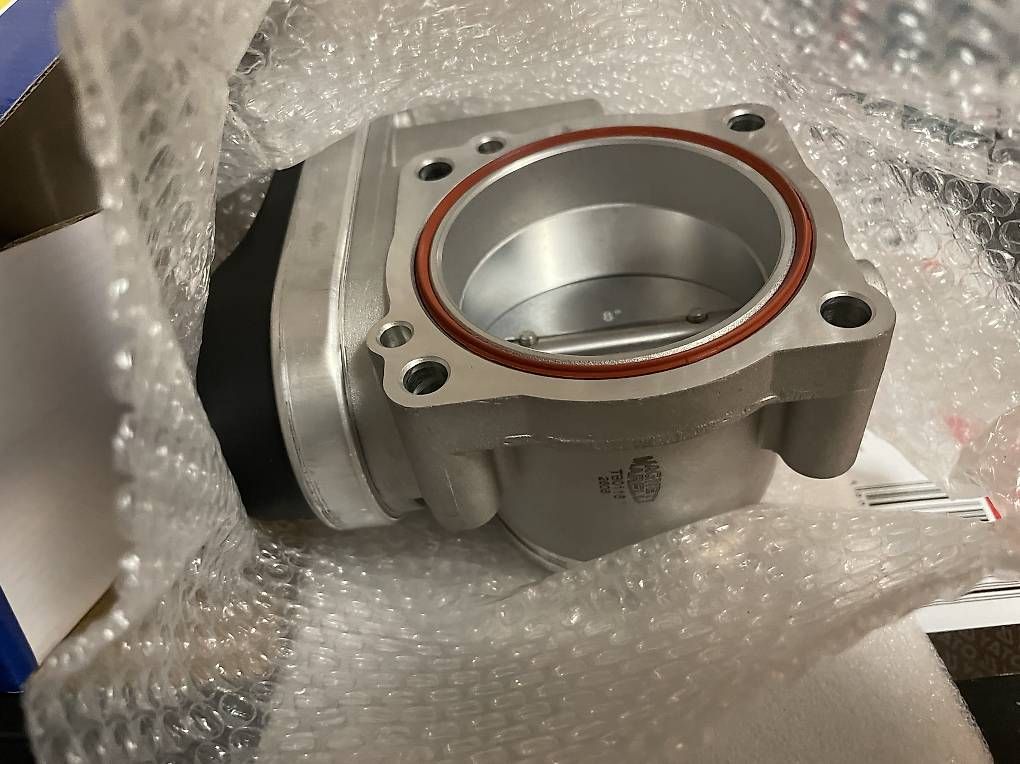 Toutes les pièces auto: Drosselklappe BMW E46/E36/E39 - NEU – Neuf avec emballage d'origine à Zürich par sarfu123 2