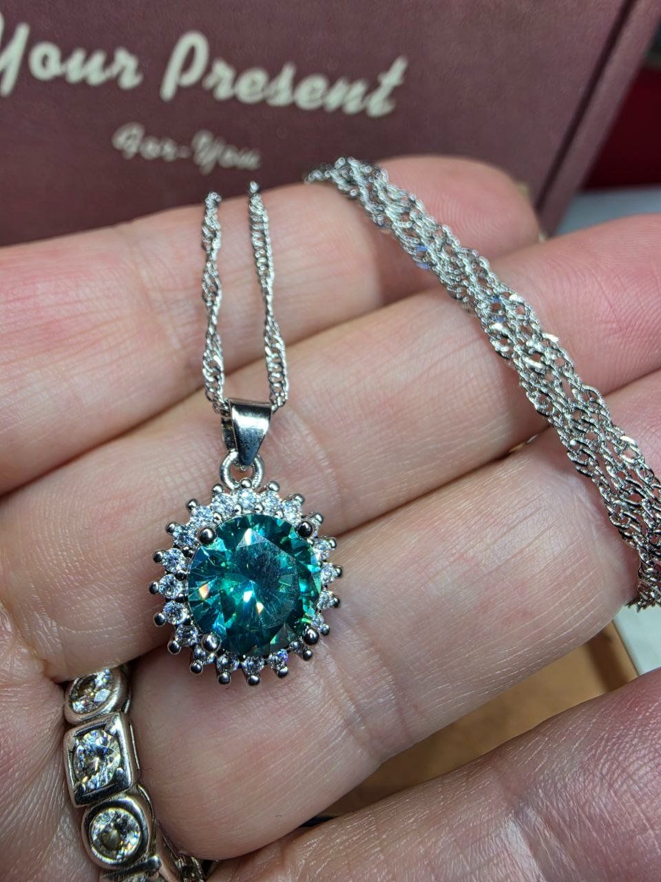 Colliers: Collier argent avec zircons – Neuf avec emballage d'origine à Reconvilier par Tsma67 5