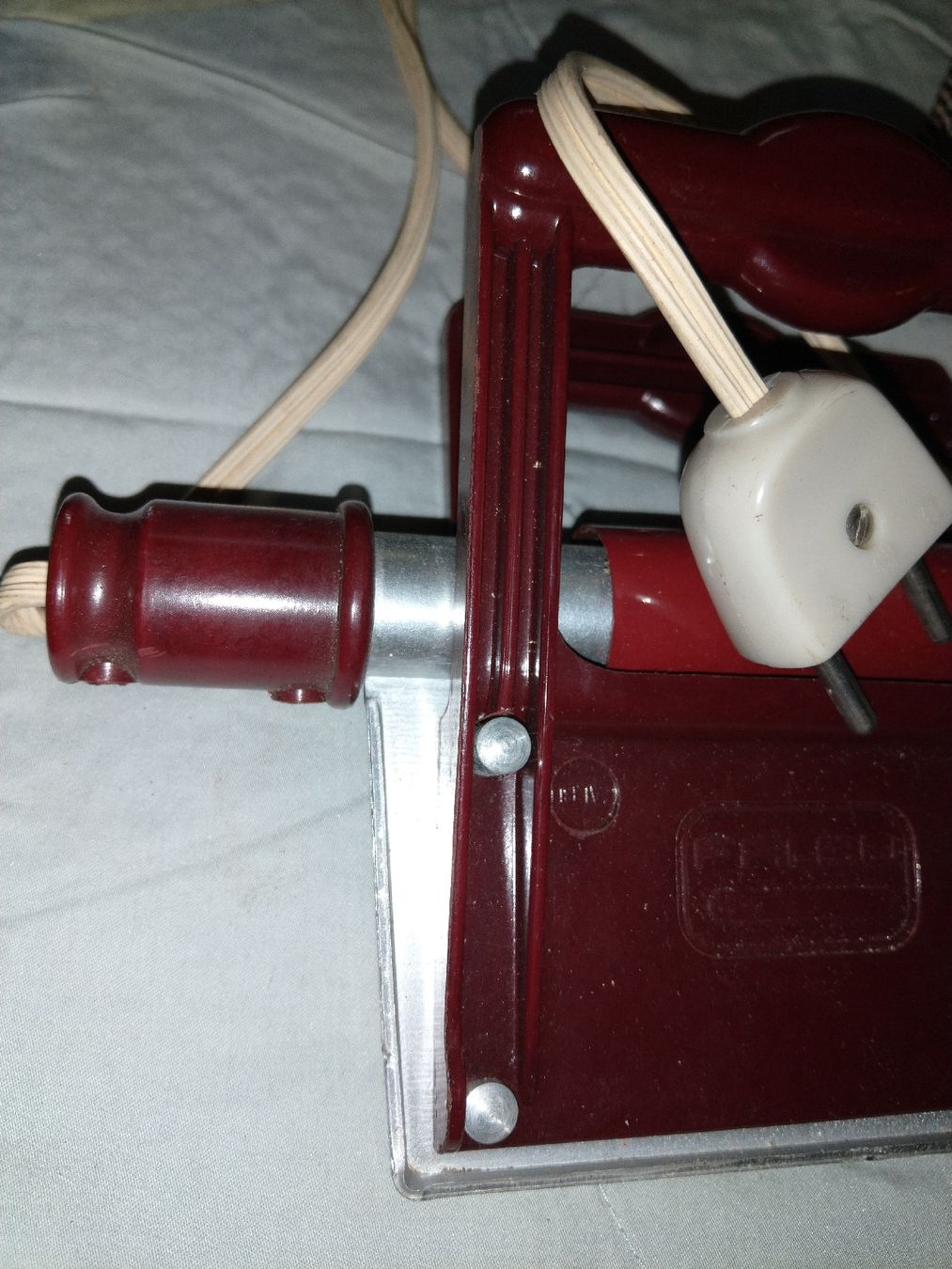 Ferri da stiro: Krawatten Bügler 2 Stk. Alt Bakelit – Usato da Künten venduto da Spinner62 4